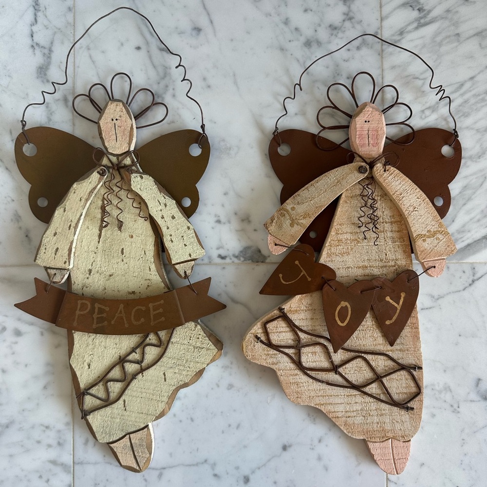 Wood and Metal Rustic Christmas Decor